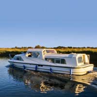 Silver Breeze Luxury Berth Motorboating